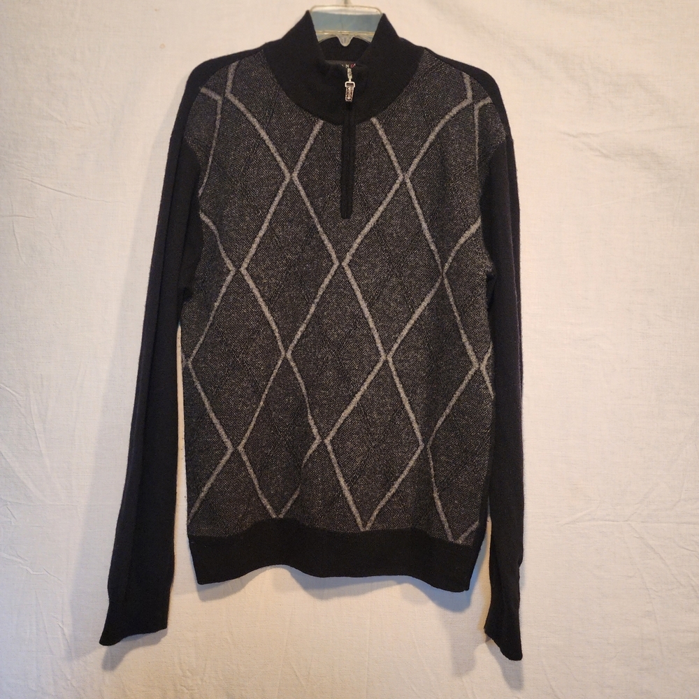 Elan Men's Black and Gray Argyle Crewneck Sweater